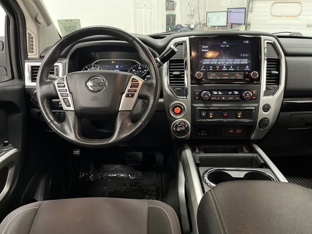 Used 2020 Nissan Titan SV w/ SV Convenience Package image 5