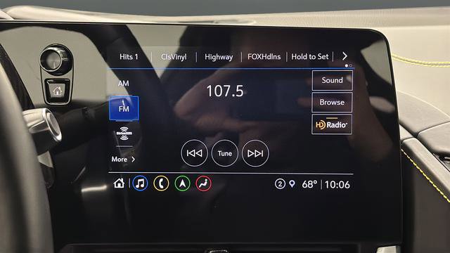 Used 2021 Chevrolet Corvette Stingray Premium Cpe w/ Z51 Performance Package RWD image 32