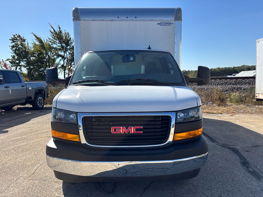 New 2025 GMC Savana 4500 w/ Power Convenience Package RWD image 2