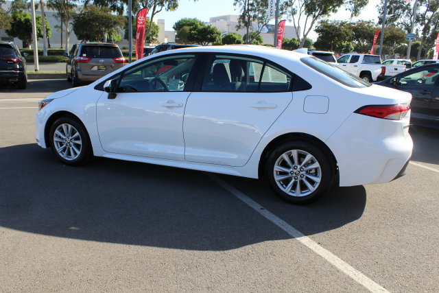 Certified 2026 Toyota Corolla LE w/ LE Premium Package FWD image 7