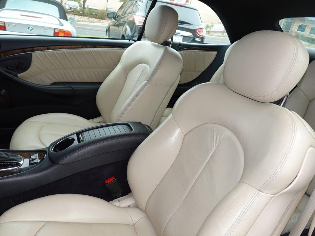 Used 2007 Mercedes-Benz CLK 550 2dr Cabriolet 5.5L image 13