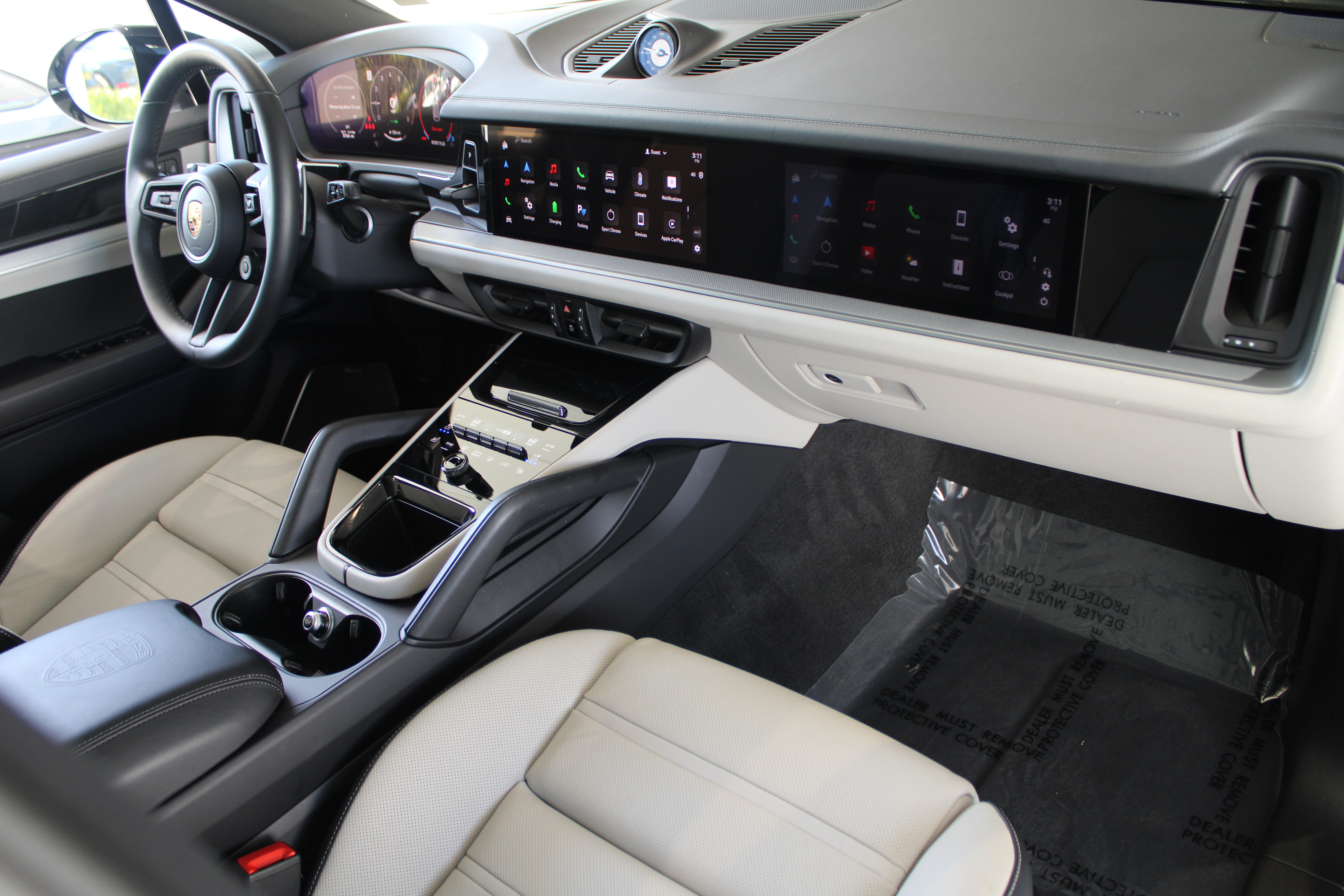 Certified 2025 Porsche Cayenne S AWD/4WD image 33