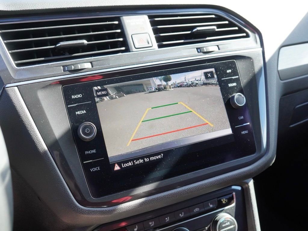 Used 2020 Volkswagen Tiguan SE w/ Panoramic Sunroof Package image 15