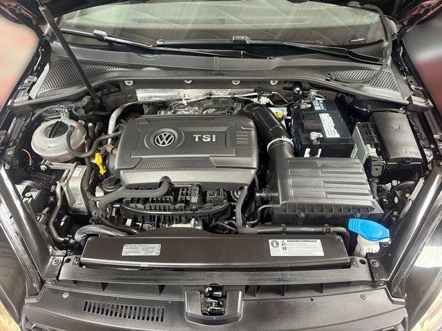 Used 2015 Volkswagen GTI SE FWD image 19