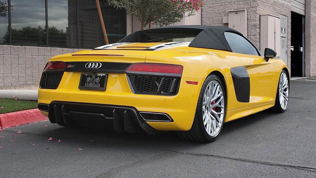 Used 2017 Audi R8 V10 w/ Carbon Exterior Package image 6