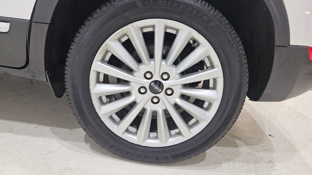 Used 2019 Lincoln MKC Premiere image 18