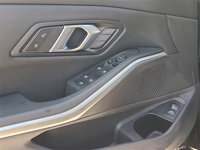Used 2025 BMW 330i Sedan image 21