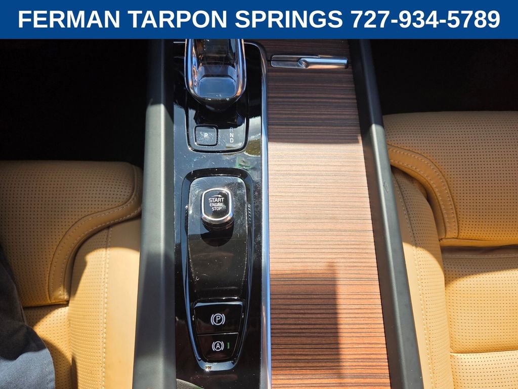 Used 2025 Volvo XC60 B5 Ultra w/ Protection Package Premier image 27