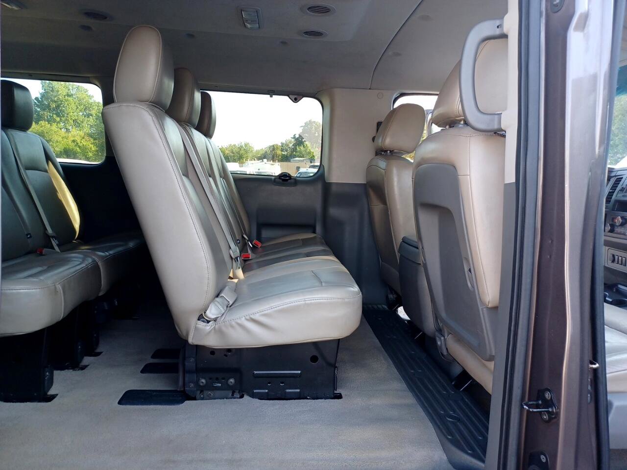 Used 2012 Nissan NV 3500 SL w/ Technology Pkg image 32