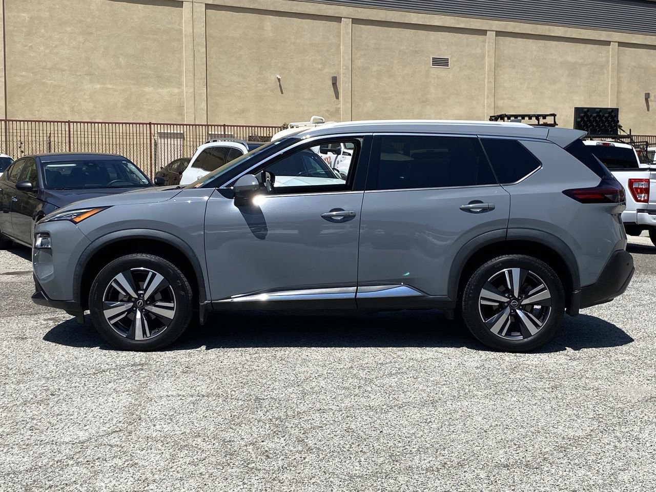 Certified 2023 Nissan Rogue SL FWD image 3