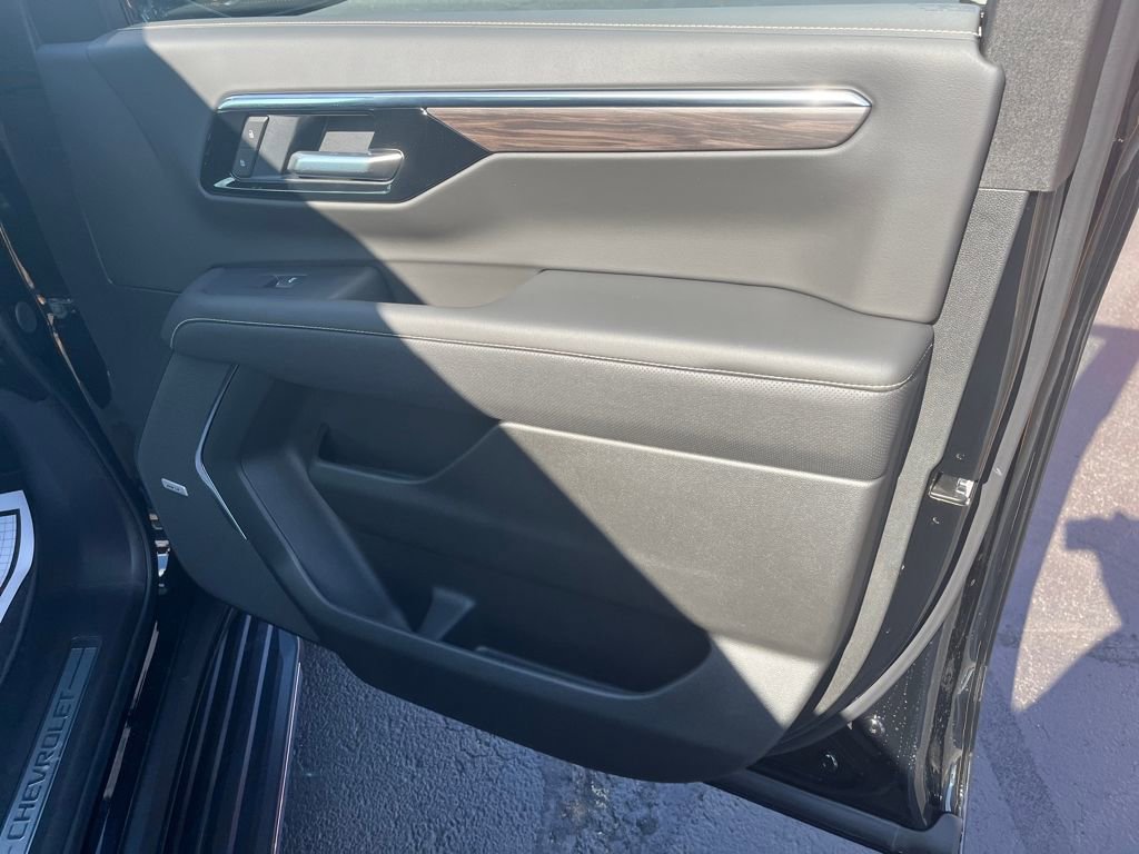 New 2025 Chevrolet Tahoe Premier w/ Sun And Tow Package image 32