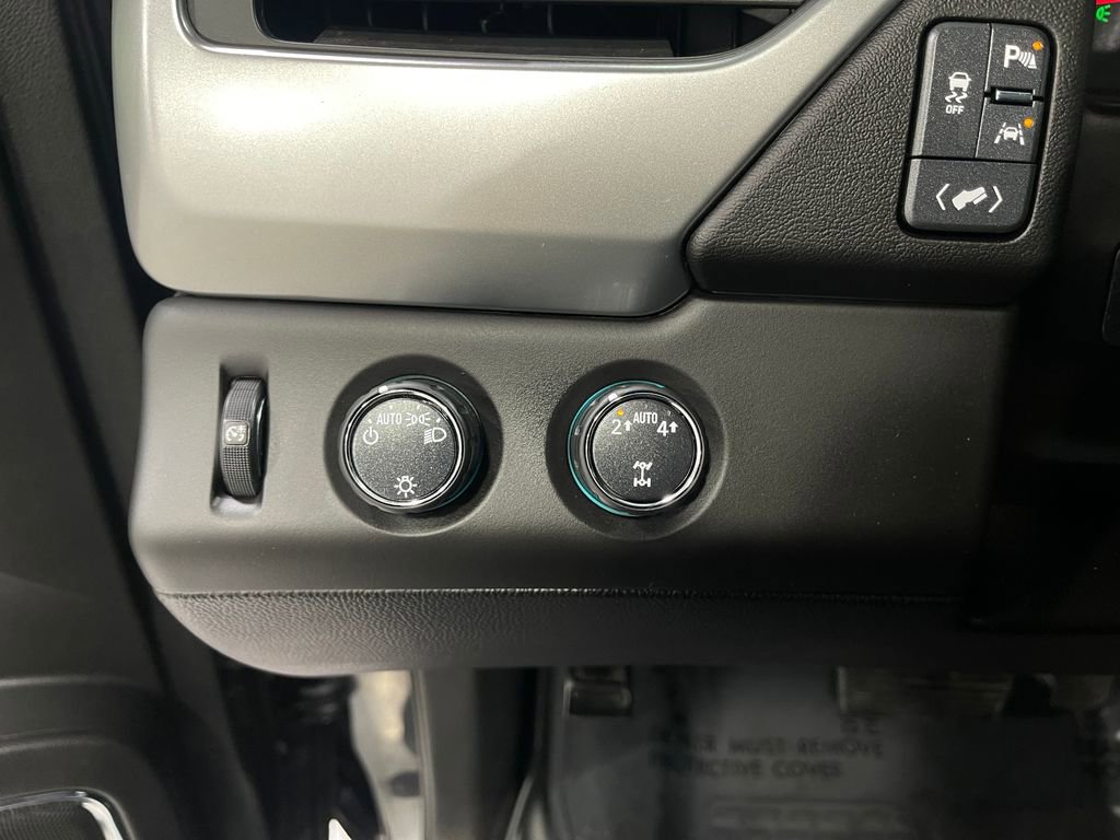 Used 2017 Chevrolet Suburban LT image 21