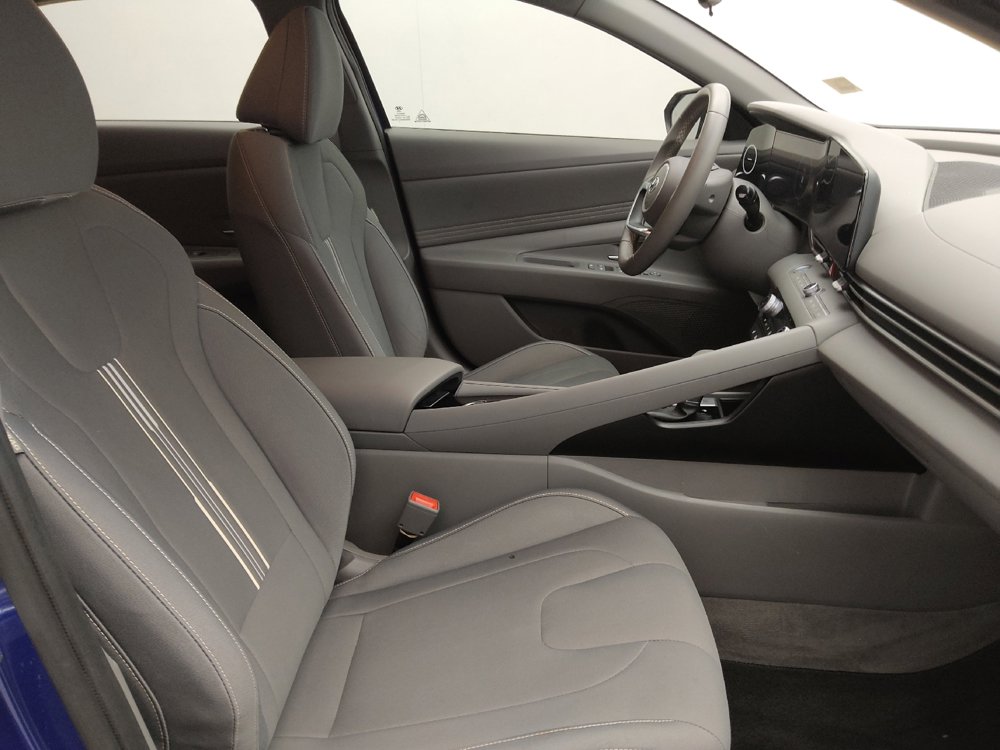 Used 2023 Hyundai Elantra SEL w/ Convenience Package image 21