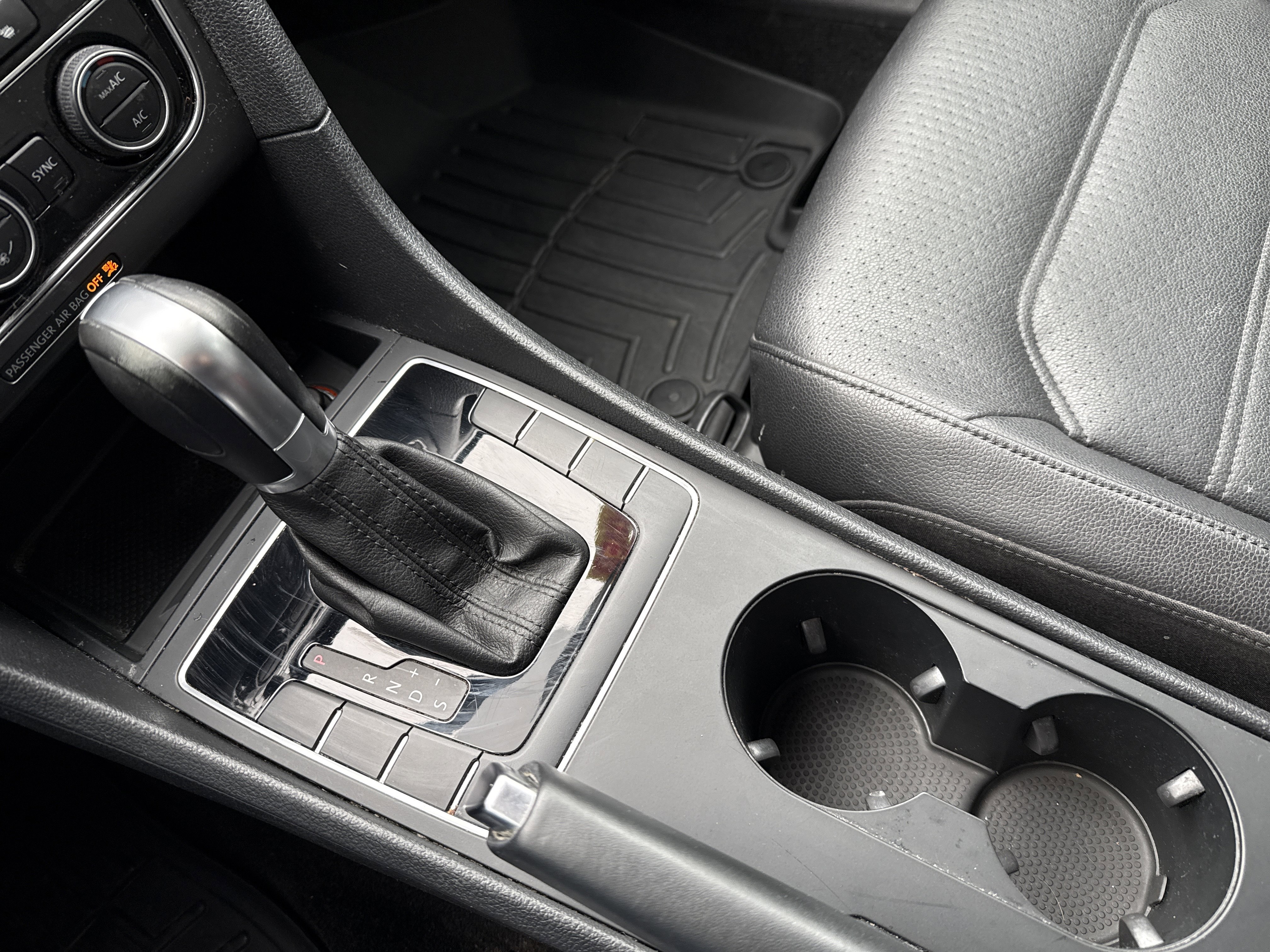 Used 2017 Volkswagen Passat 1.8T R-Line FWD image 23