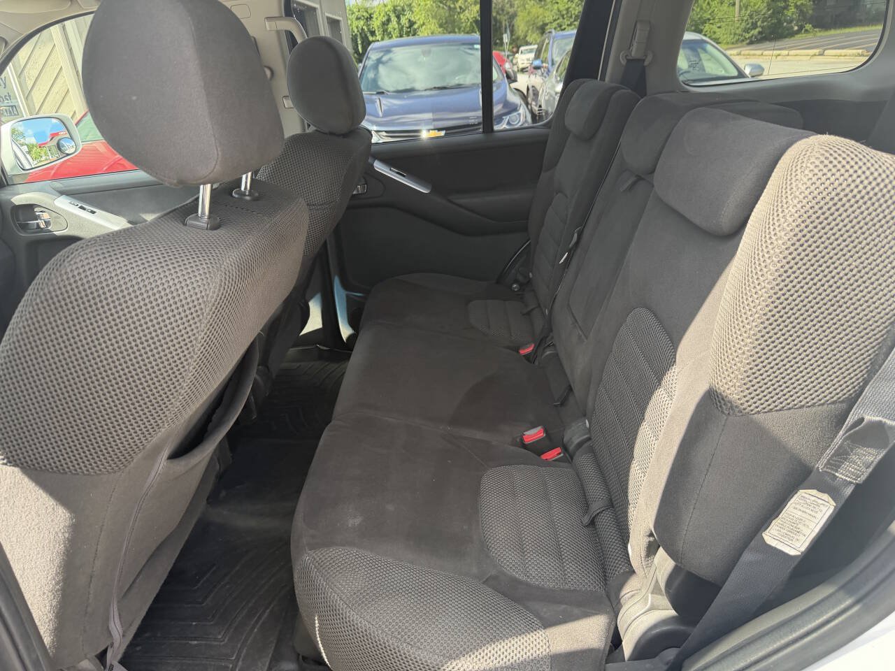 Used 2008 Nissan Pathfinder SE AWD/4WD image 5