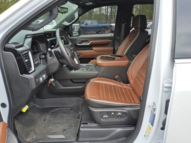 Used 2025 GMC Sierra 2500 Denali Ultimate w/ Max Trailering Package image 4