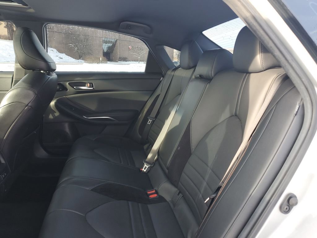 Used 2022 Toyota Avalon XSE image 25