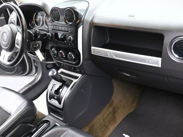 Used 2016 Jeep Compass Latitude image 28
