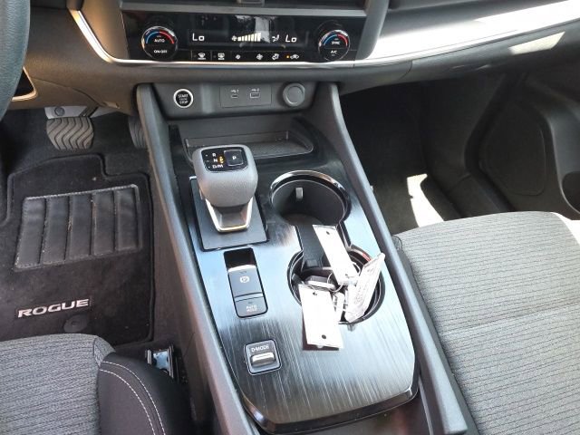 Used 2023 Nissan Rogue SV FWD image 18