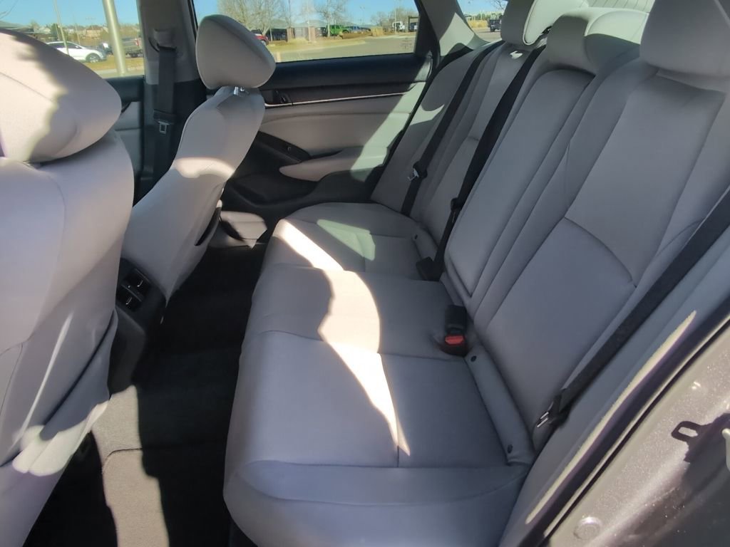 Used 2018 Honda Accord EX image 26