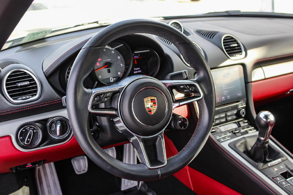 Used 2024 Porsche 718 Boxster S RWD image 16