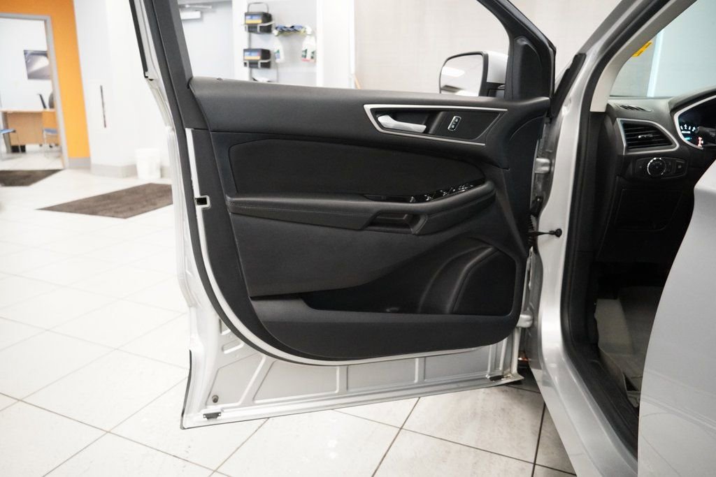 Used 2019 Ford Edge SEL image 5