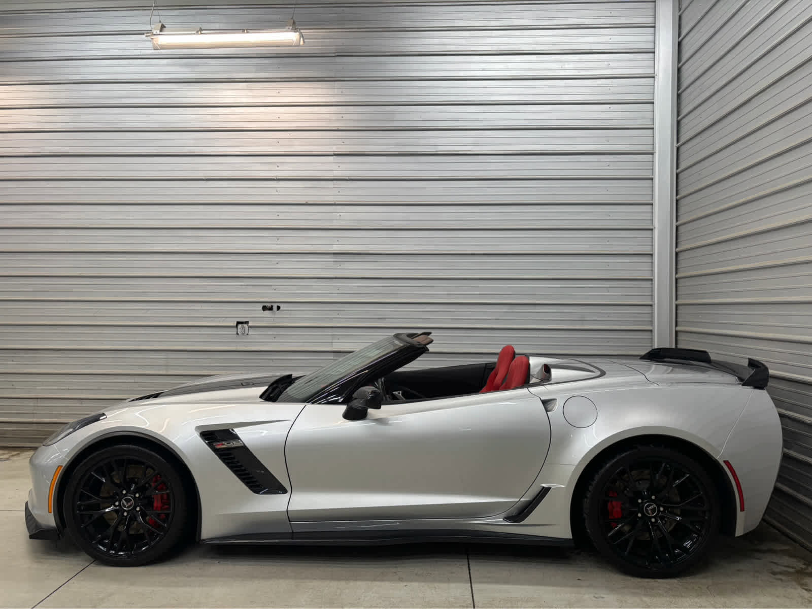 Used 2015 Chevrolet Corvette Z06 w/ 3LZ Preferred Equipment Group image 9