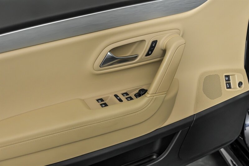 Used 2013 Volkswagen CC R-Line FWD image 13