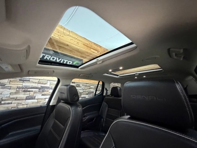 Used 2023 GMC Acadia Denali w/ Denali Ultimate Package AWD/4WD image 27
