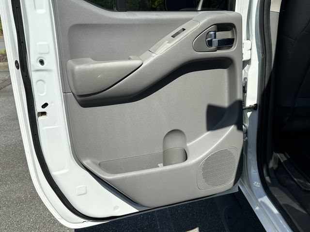 Used 2020 Nissan Frontier SV w/ Midnight Edition Floor Mats AWD/4WD image 23