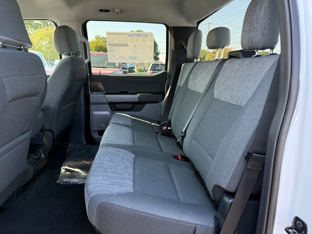 New 2027 Ford F250 XLT w/ XLT Premium Package AWD/4WD image 16