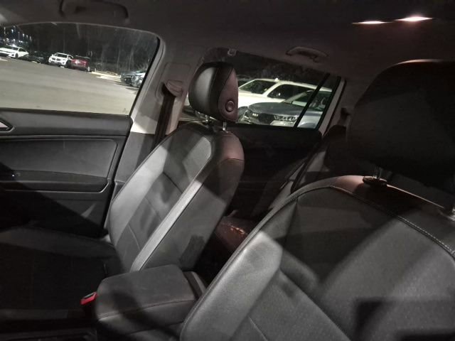 Used 2018 Volkswagen Tiguan SE image 7