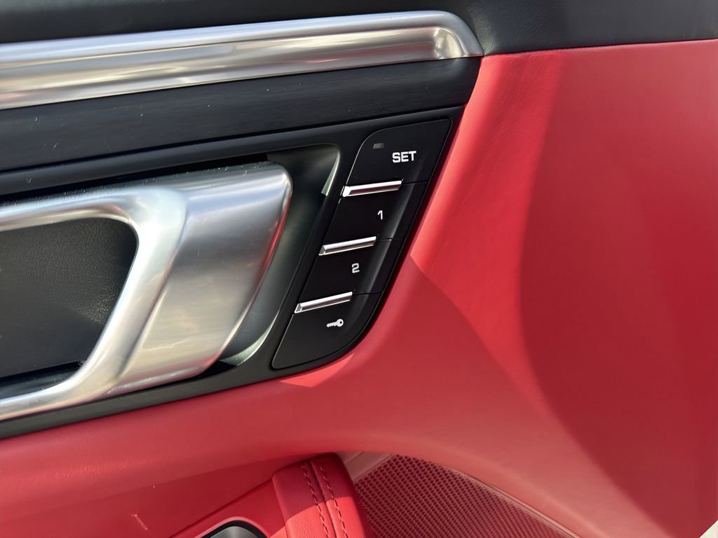 Used 2021 Porsche Macan GTS image 11