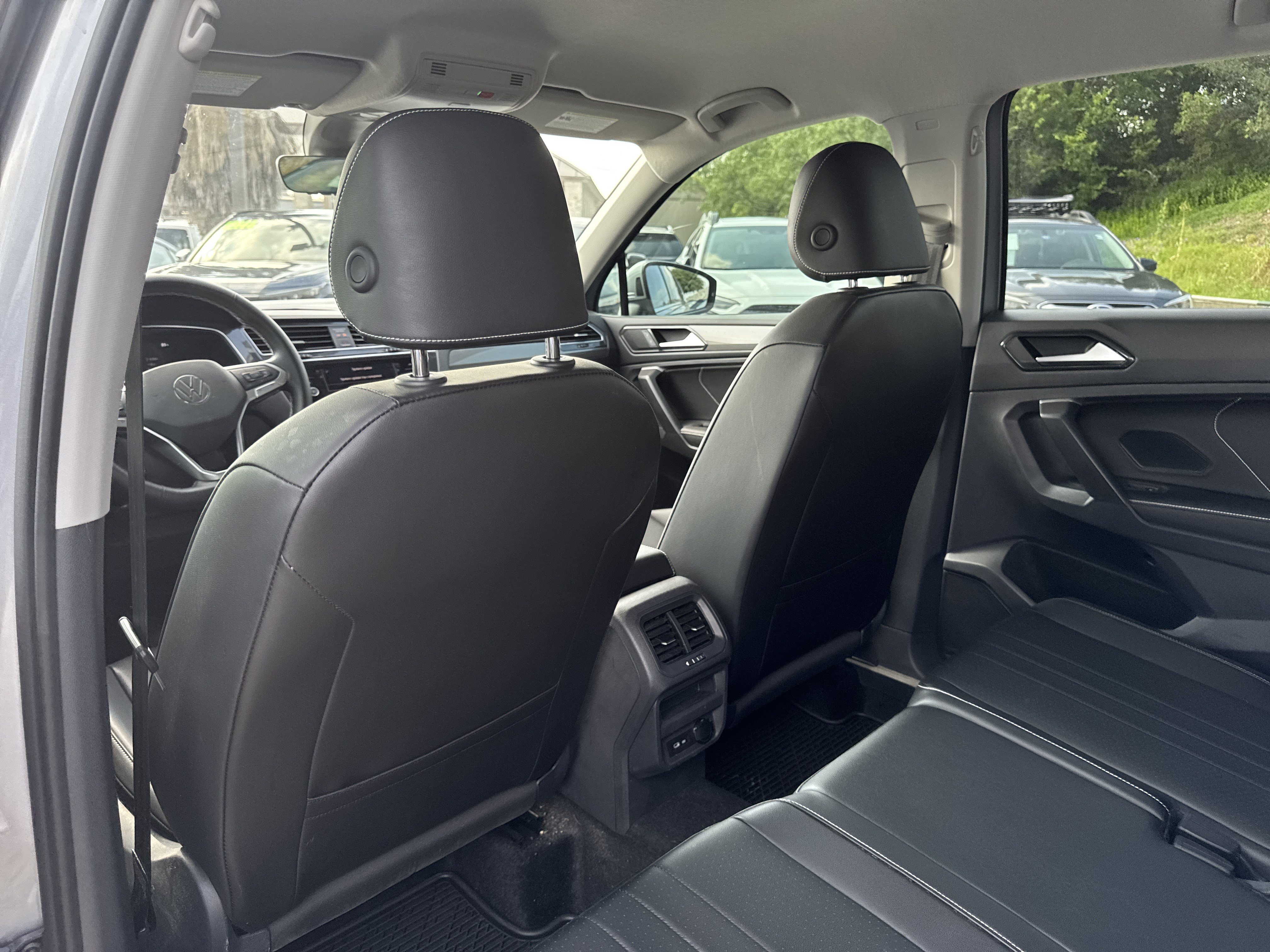Used 2024 Volkswagen Tiguan SE FWD image 25