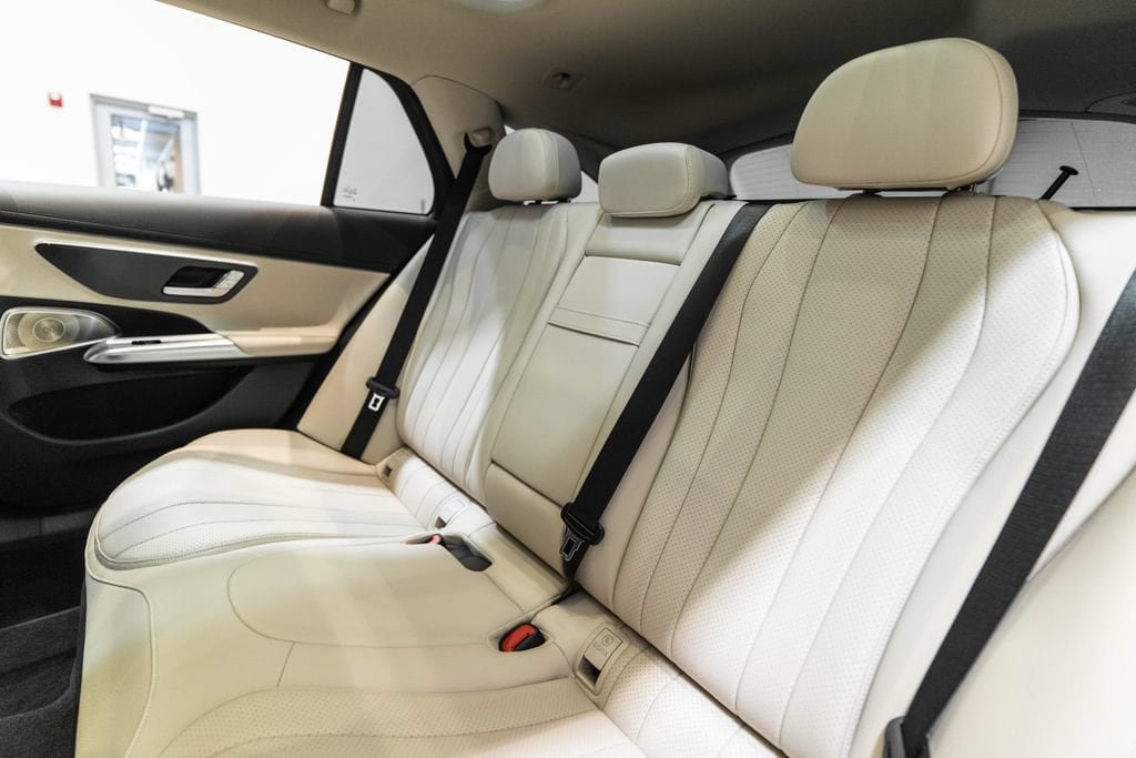 Used 2025 Mercedes-Benz E 450 4MATIC All-Terrain Wagon image 32