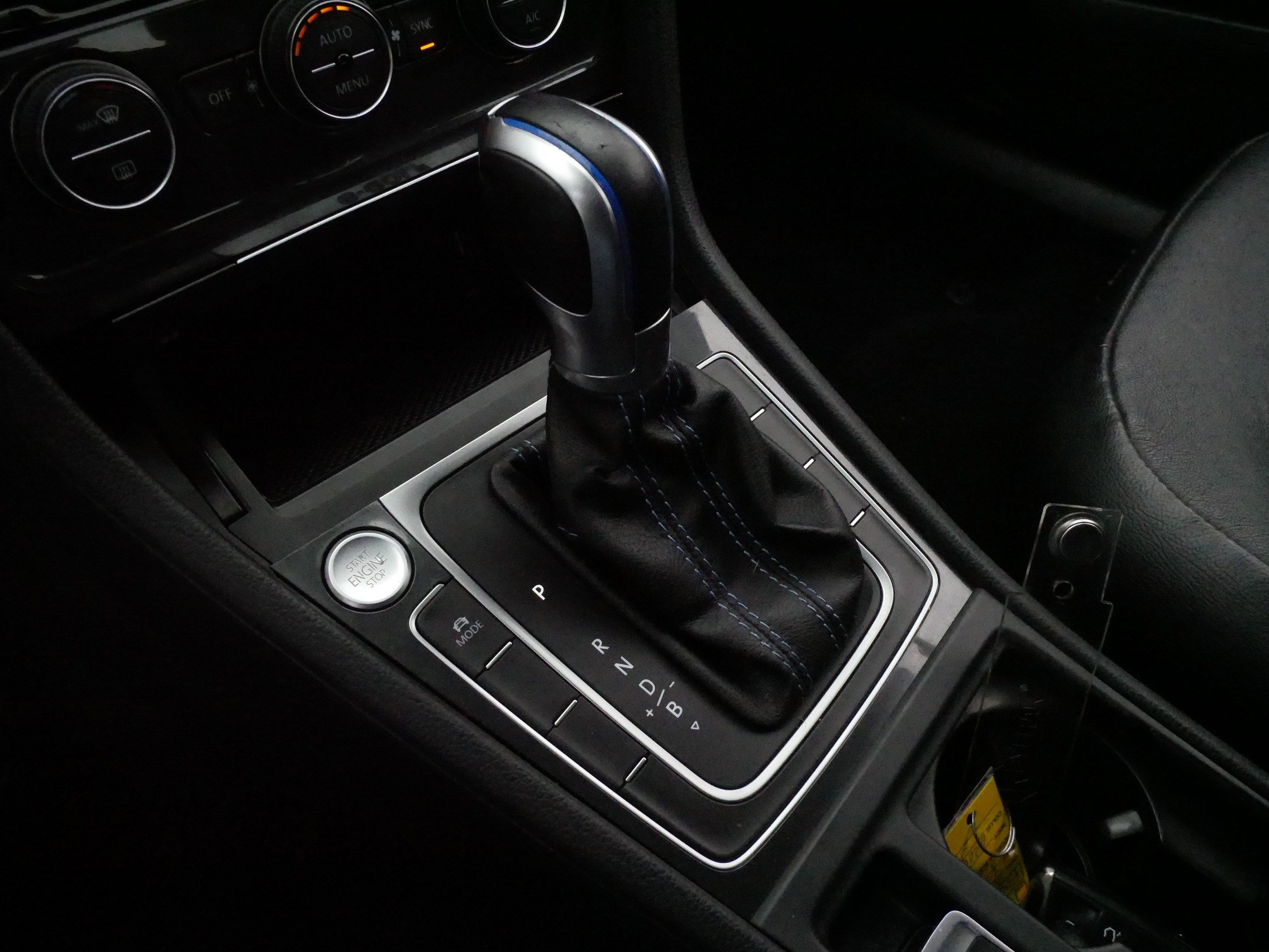 Used 2019 Volkswagen e-Golf SE w/ Driver Assistance Package image 23