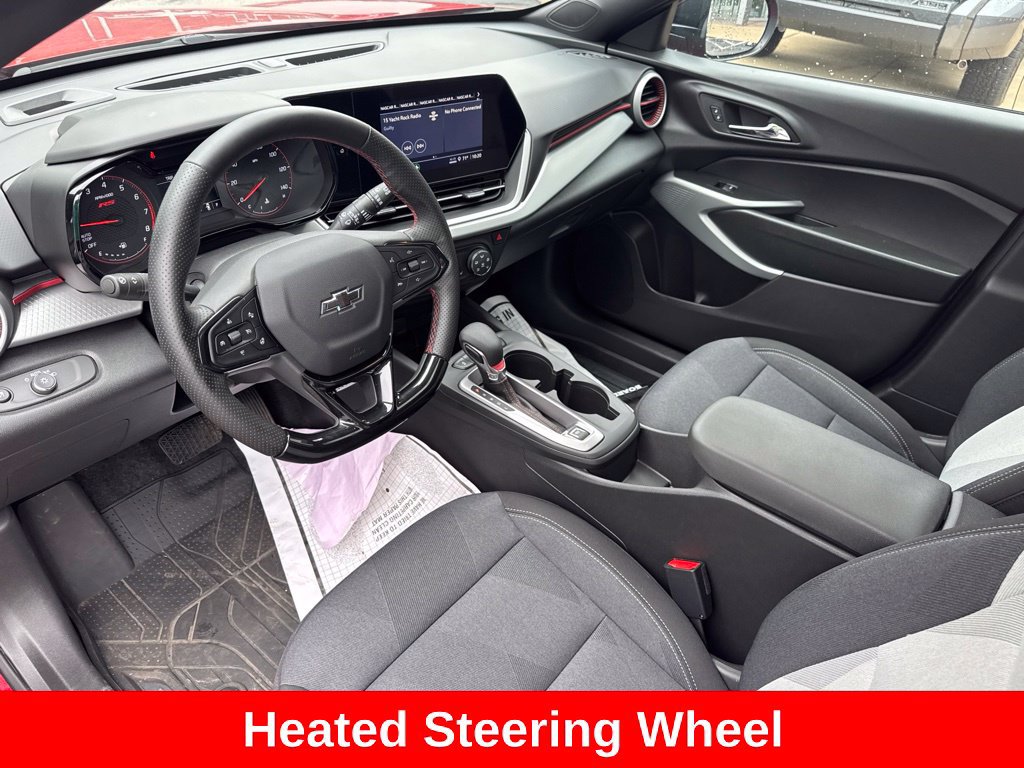 Used 2026 Chevrolet Trax RS w/ Sunroof Package FWD image 6