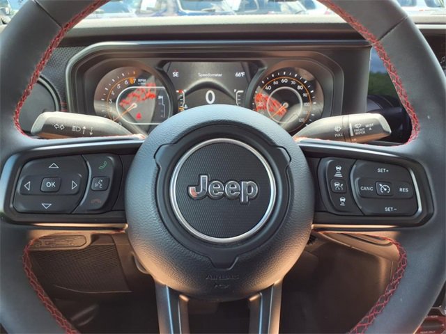 Used 2024 Jeep Gladiator Rubicon w/ Technology Group image 18