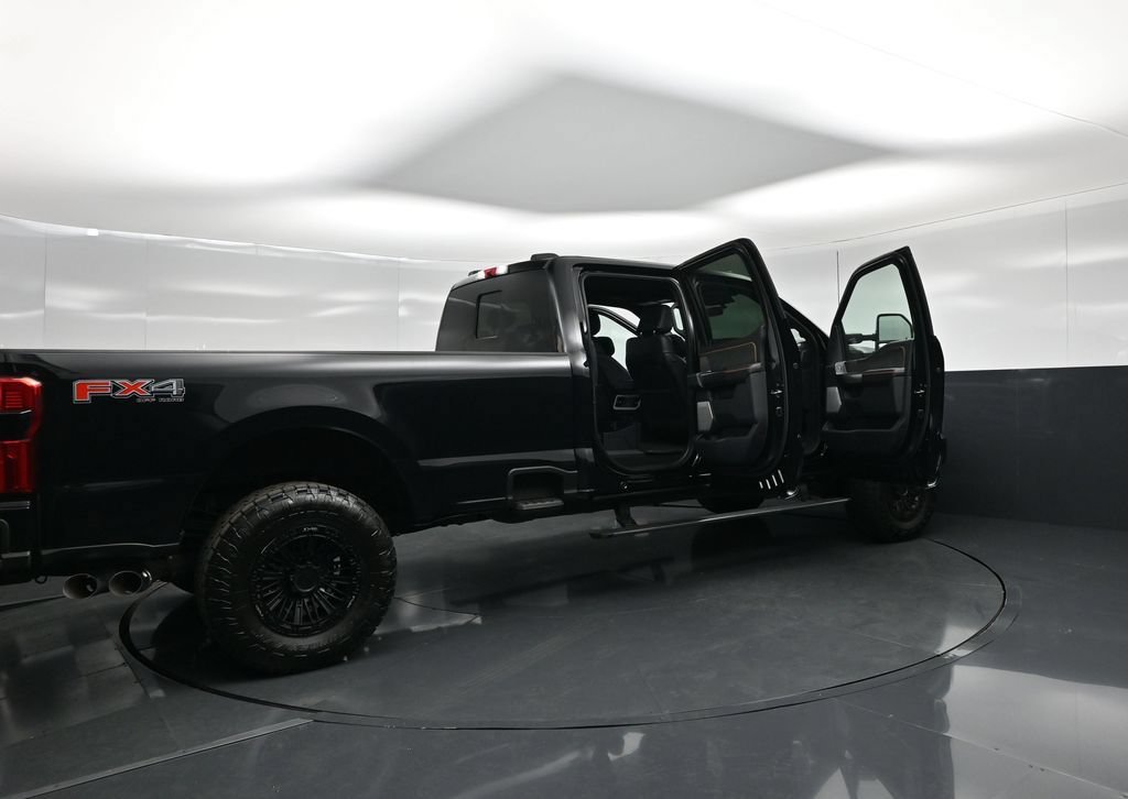 Used 2024 Ford F350 Platinum AWD/4WD image 5