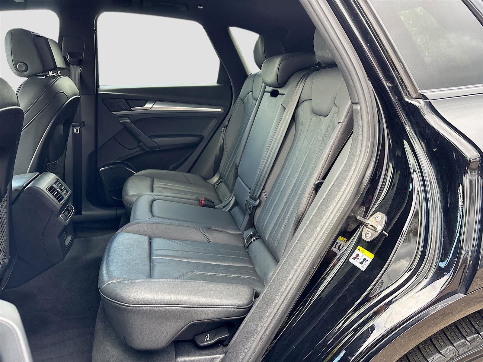 Used 2020 Audi Q5 2.0T Premium w/ Titanium Sport Package image 24