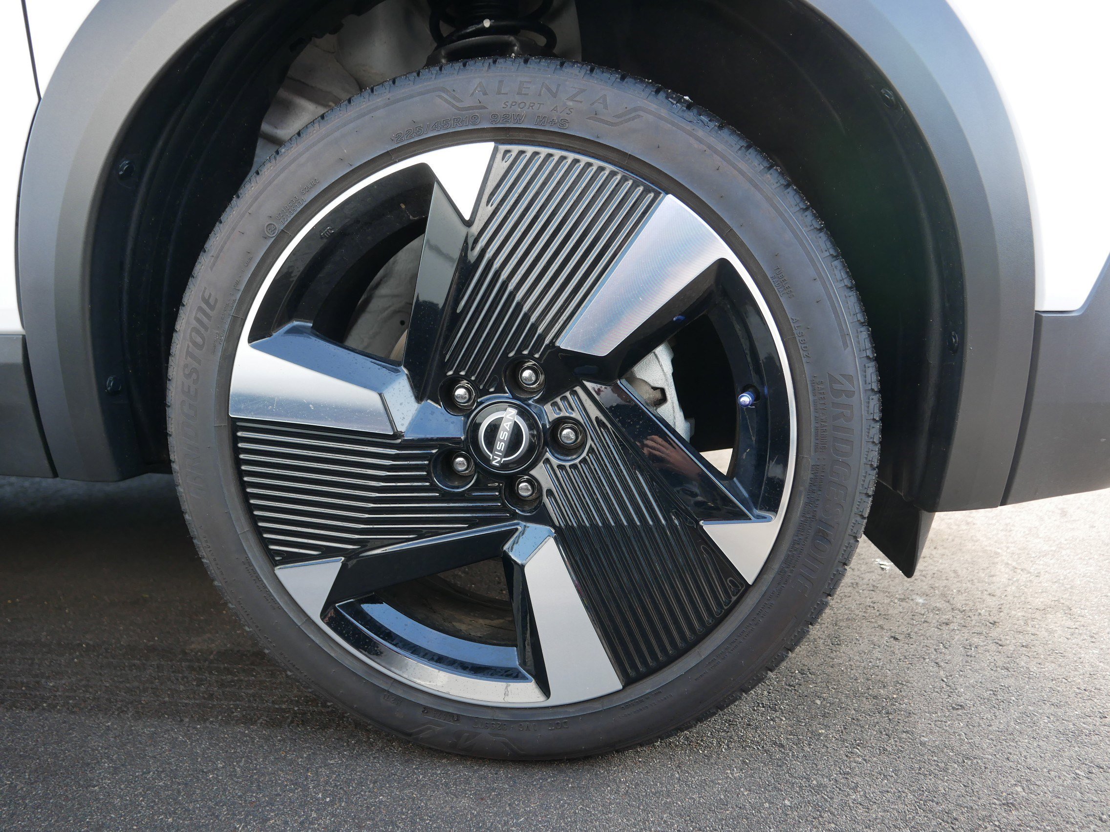 Used 2025 Nissan Kicks SR image 15