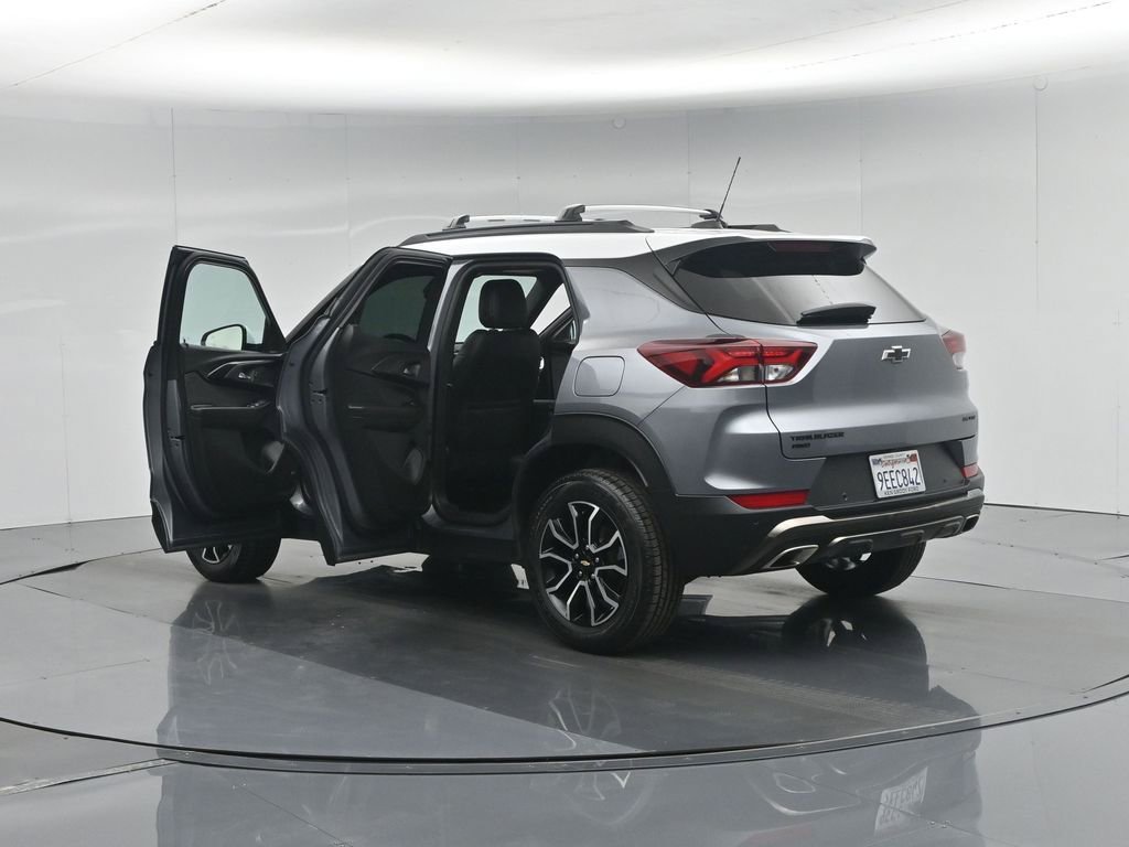Used 2021 Chevrolet TrailBlazer ACTIV w/ Technology Package image 35