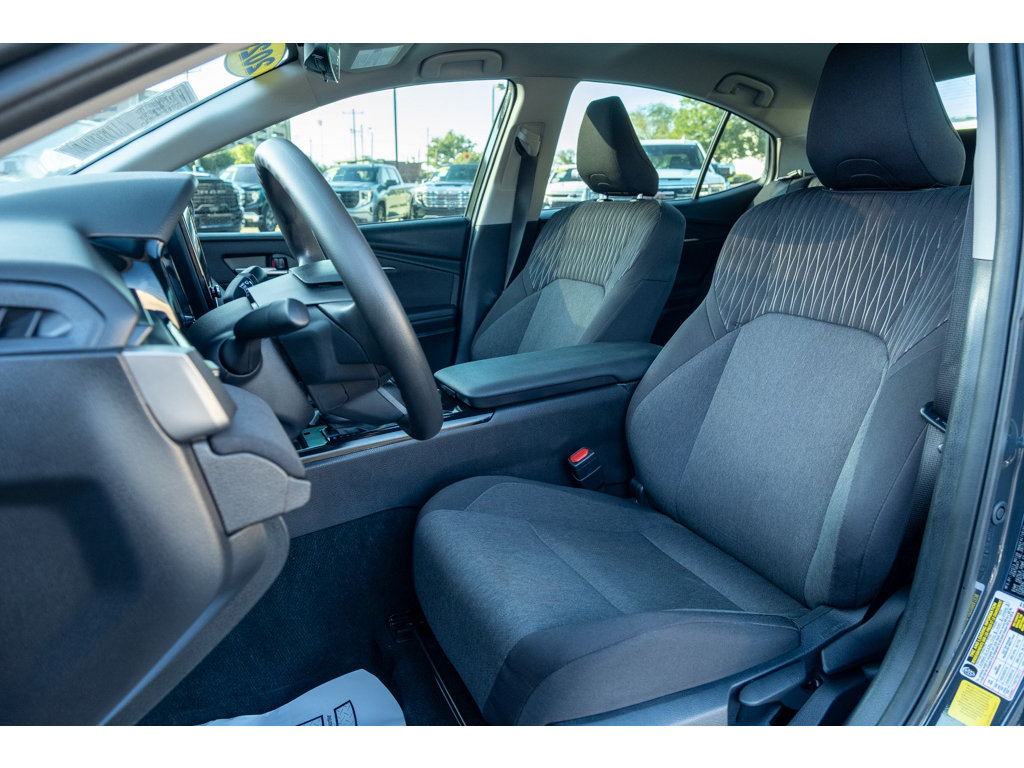 Used 2025 Toyota Camry LE FWD image 12