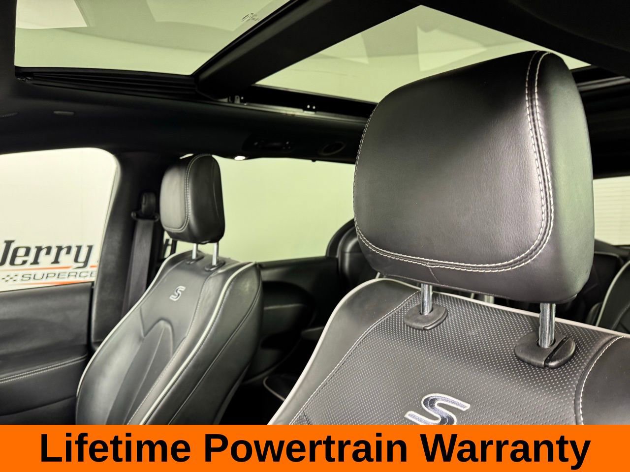 Used 2025 Chrysler Pacifica Limited image 11