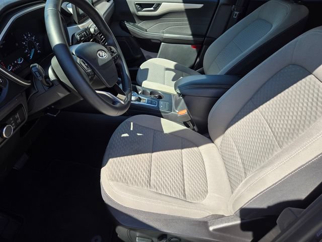 Certified 2022 Ford Escape SE w/ SE Sport Appearance Package FWD image 16
