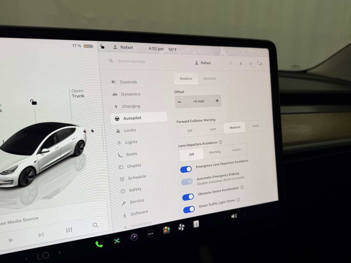 Used 2023 Tesla Model 3 Standard Range RWD image 22
