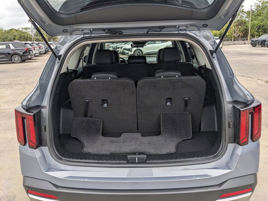 Certified 2025 Kia Sorento S AWD/4WD image 12