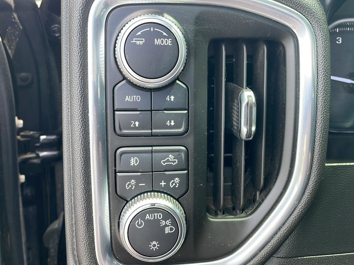 Used 2020 GMC Sierra 1500 Elevation w/ Elevation Value Package AWD/4WD image 17
