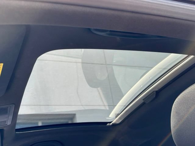 Used 2012 Volkswagen Beetle Turbo FWD image 5