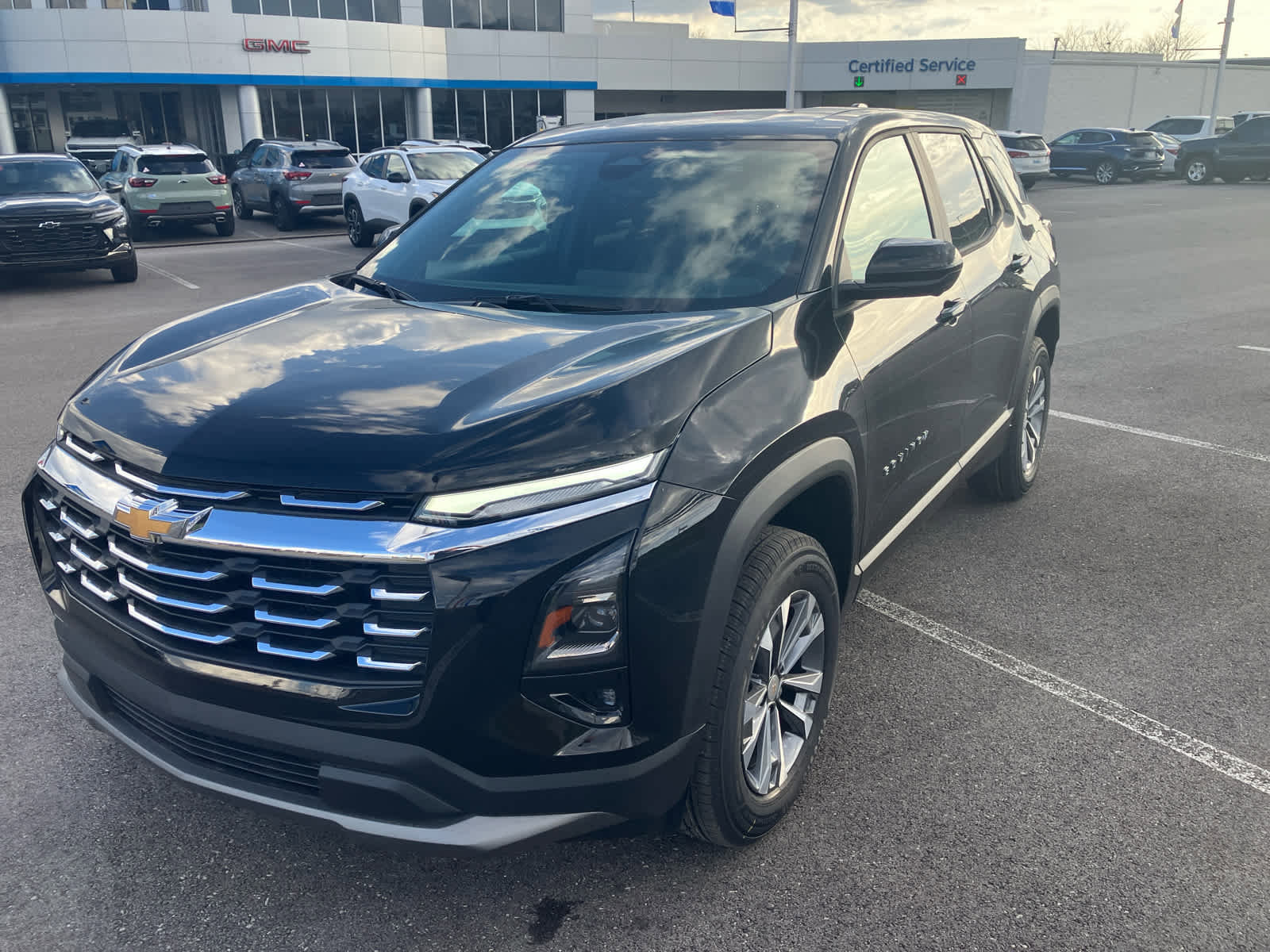 New 2026 Chevrolet Equinox LT w/ Convenience Package II image 3